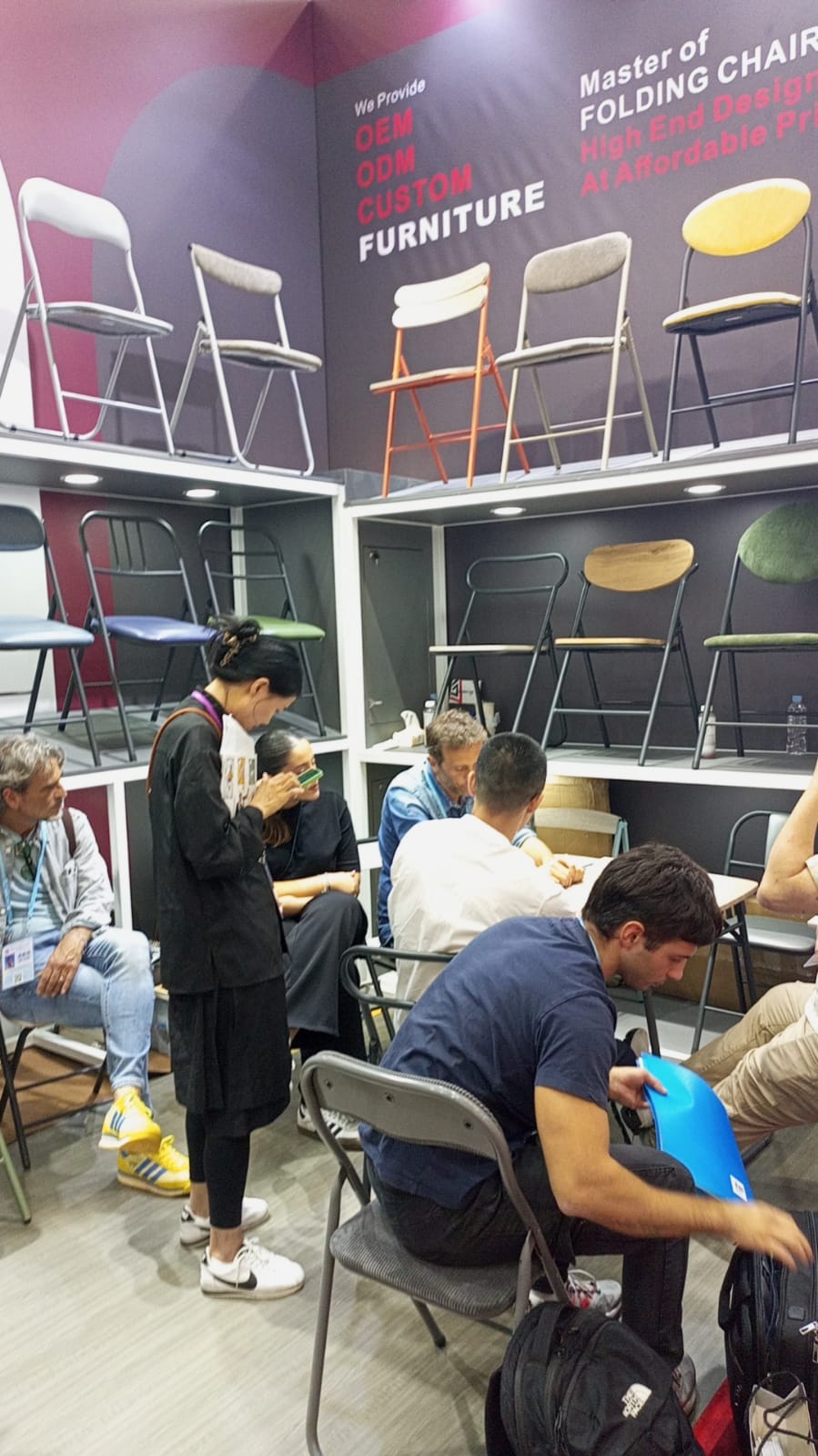 Складные стулья для выездных мероприятий с доставкой из Китая в Россию