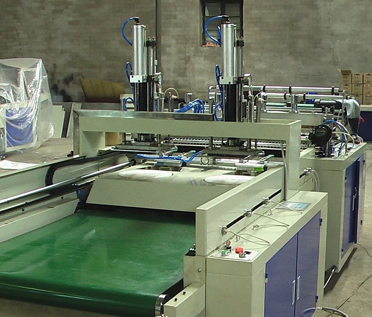 Доставка  из Китая в Россию станков по производству экструзии