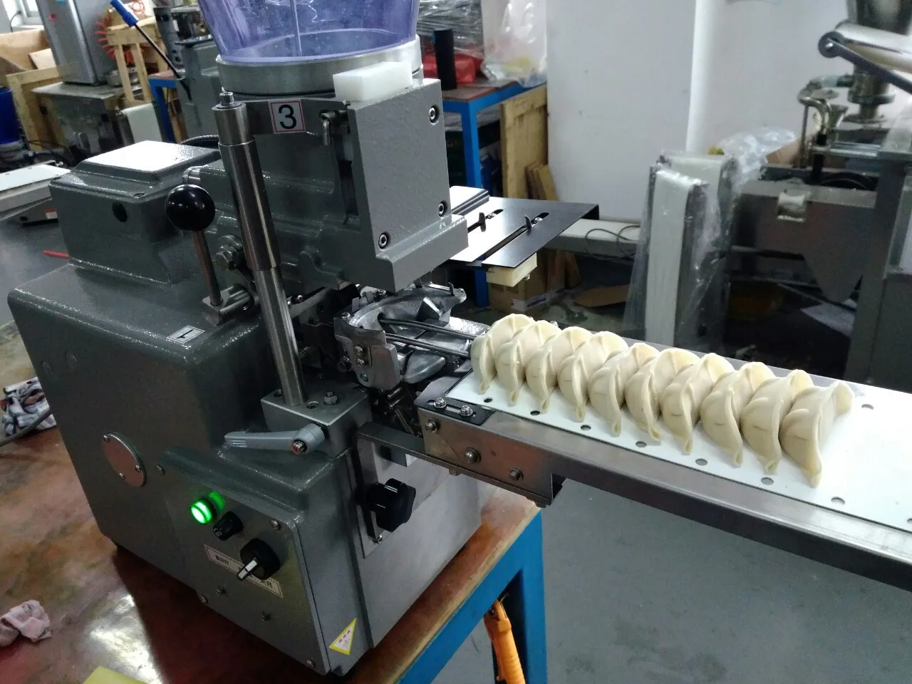 Доставка машины для производства пельменей  из Китая в Россию через ПЭК Китай Гуанчжоу