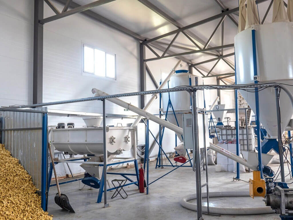 Доставка из Китая в Россию оборудование для производства комбикорма через ПЭК  Гуанчжоу